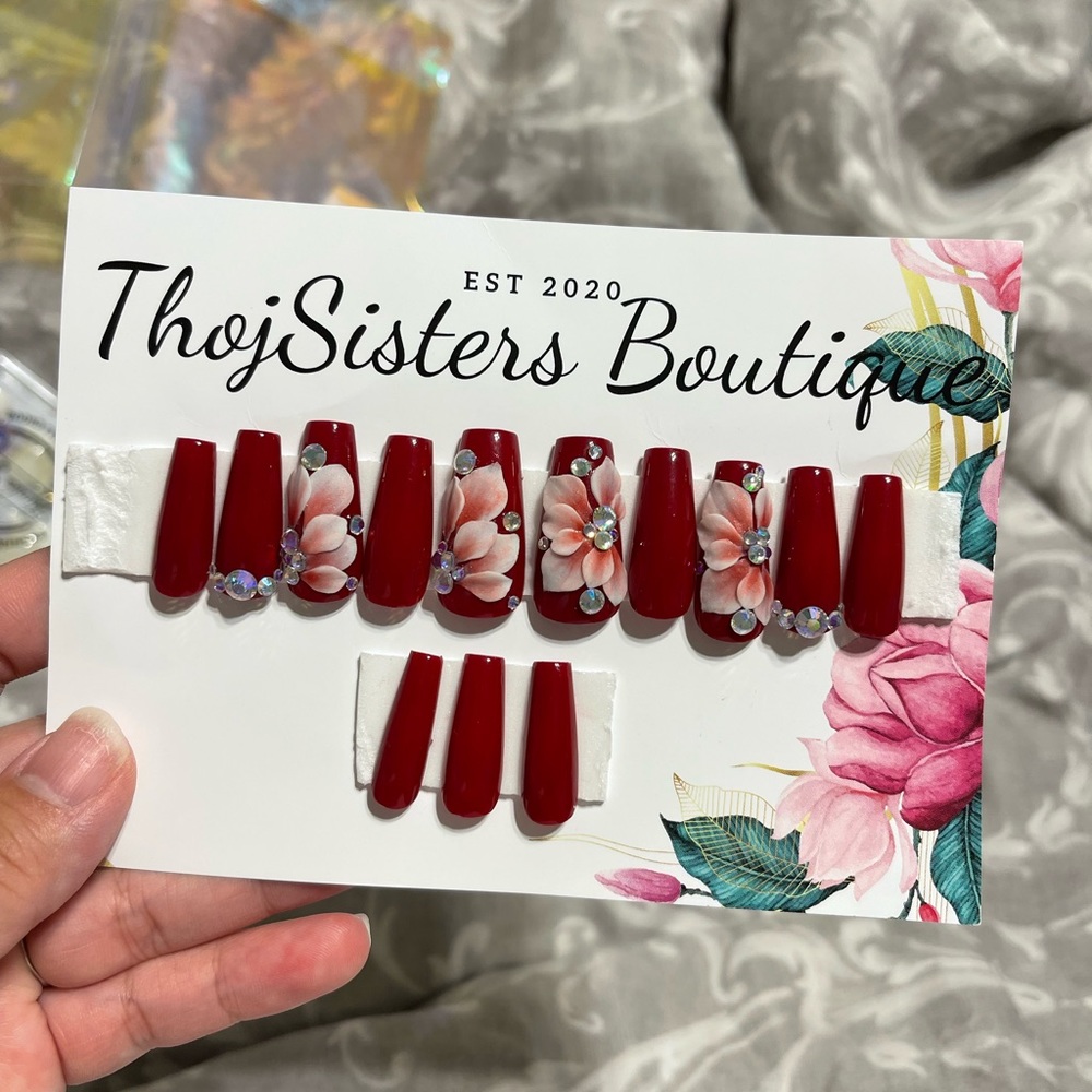 Press on nails